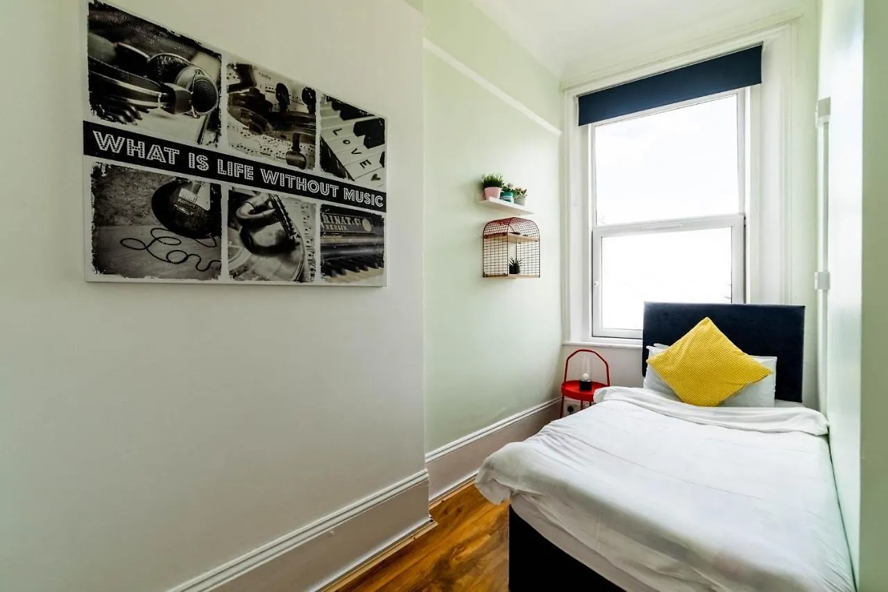 Book A Bed Hostels London United Kingdom